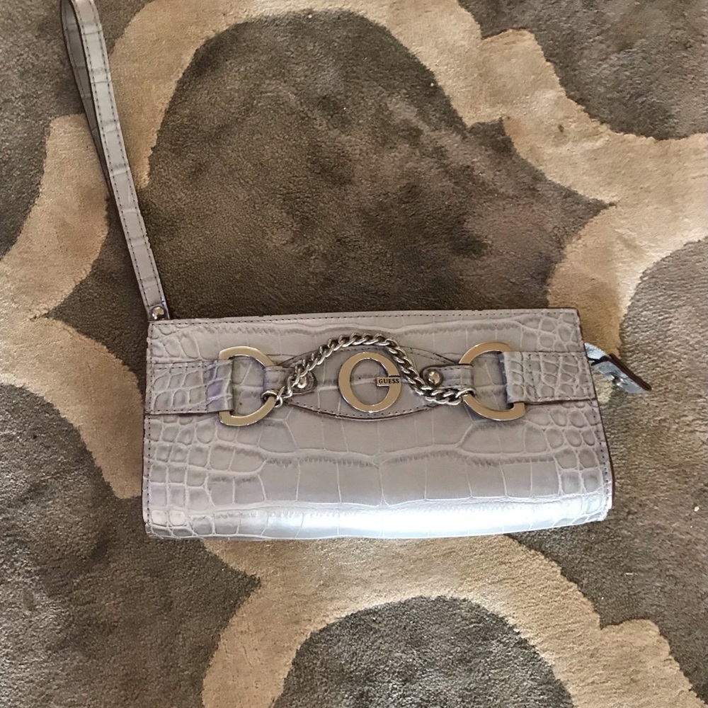 Guess Women Wristlet/Clutch